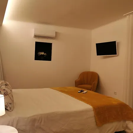 Ferienhaus H2viola & *